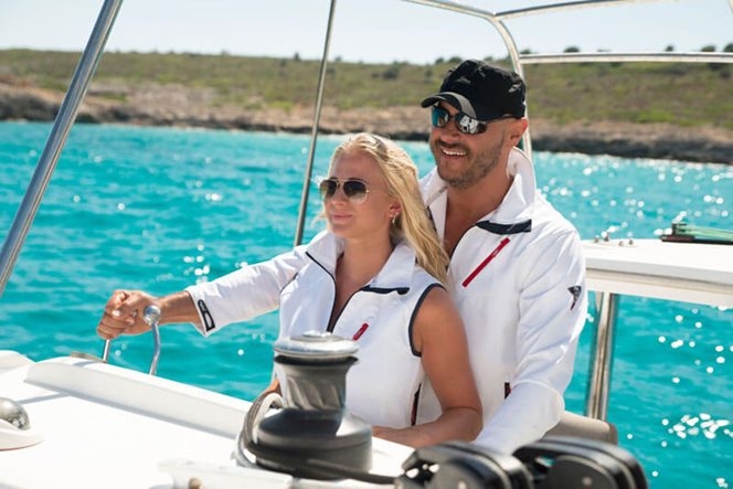 Sterowanie katamaranem to świetna zabawa